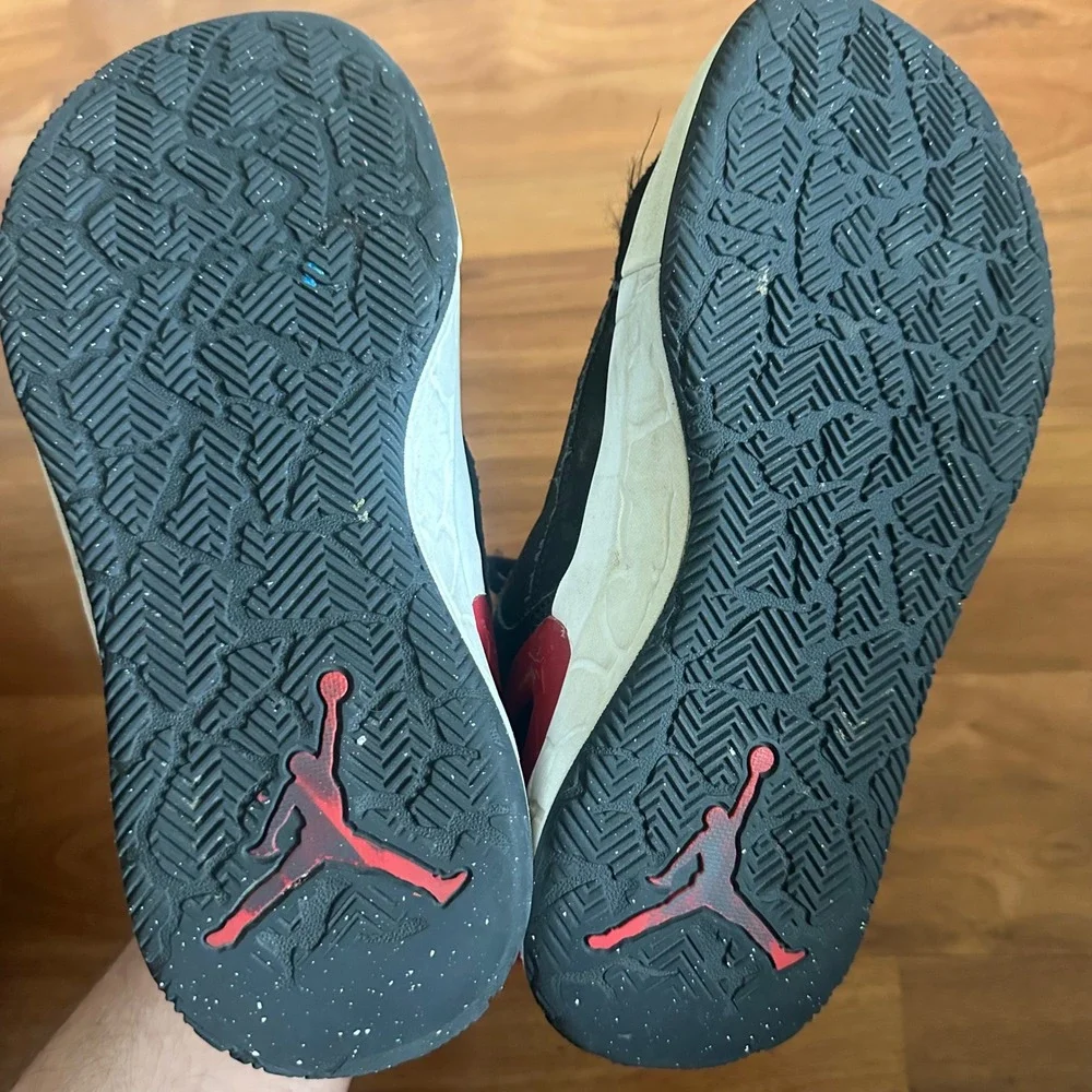 Jordan Kids Shoes Black‎ Red Perforated Low Top Sneakers Size 4Y FQ1306 006